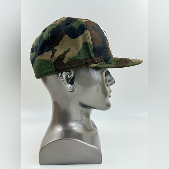 New Era Chicago Bulls Windy City Hardwood Classics NBA Camo Basketball Cap 7 3/8 - Picture 8 of 11